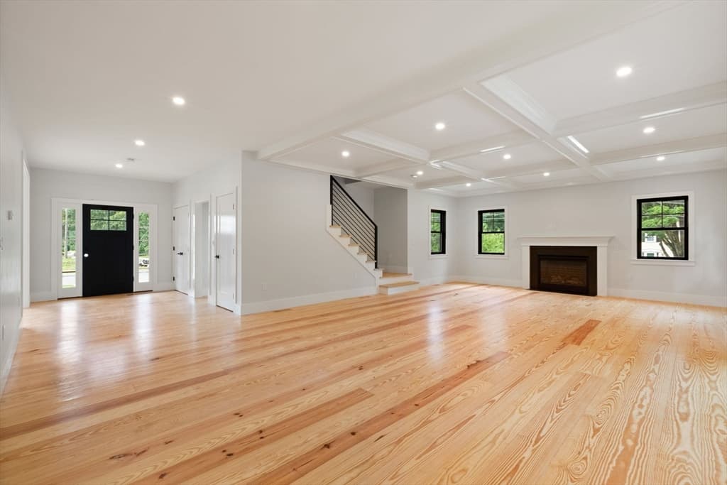 5 Litchfields Way photo 2