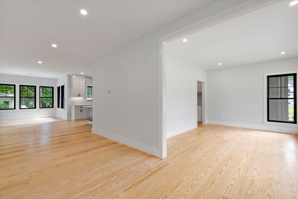 5 Litchfields Way photo 4