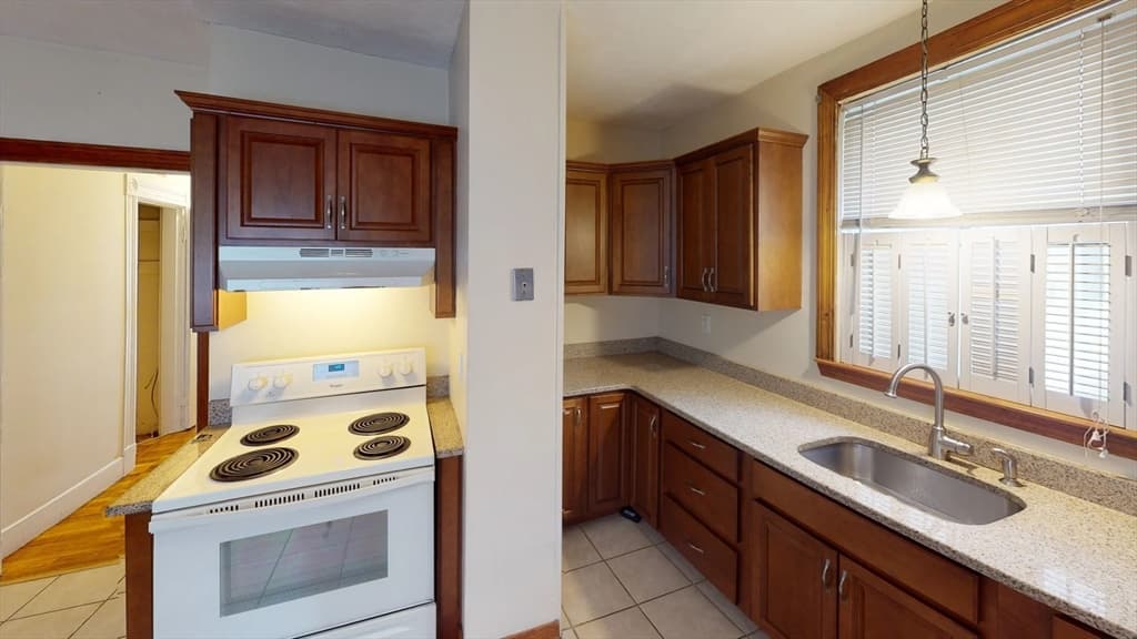 27 Falcon St. #1