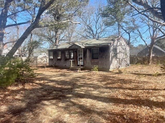 6 Maple St