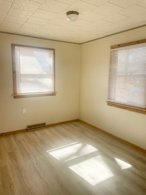 6 Maple St photo 5