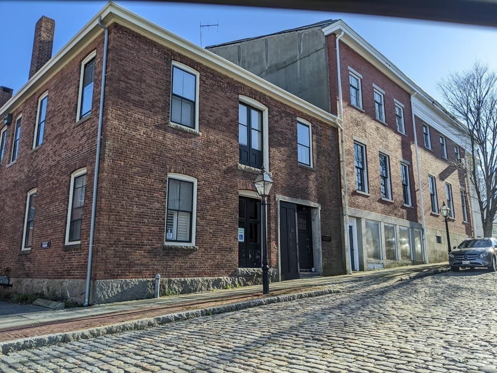 13 R Hamilton St