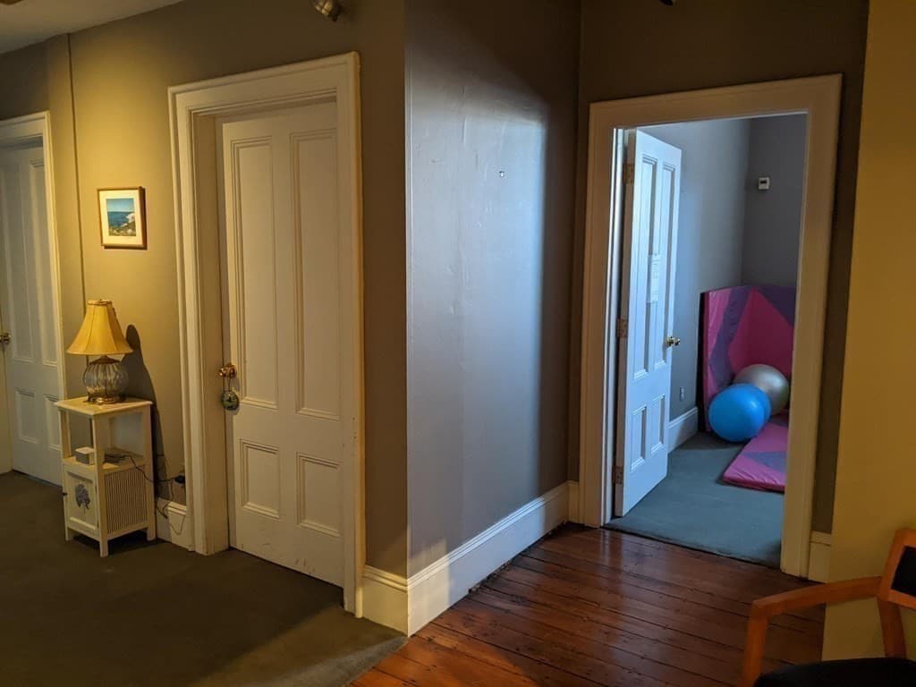 13 R Hamilton St photo 5