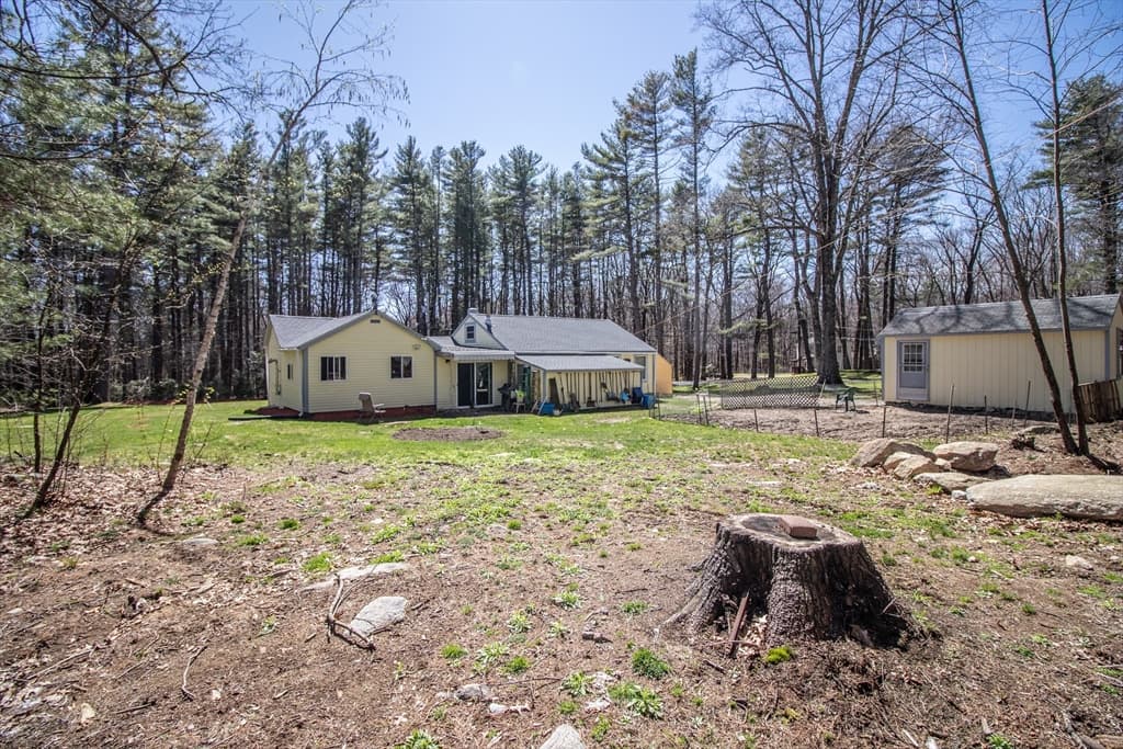 64 Munsell St. photo 3