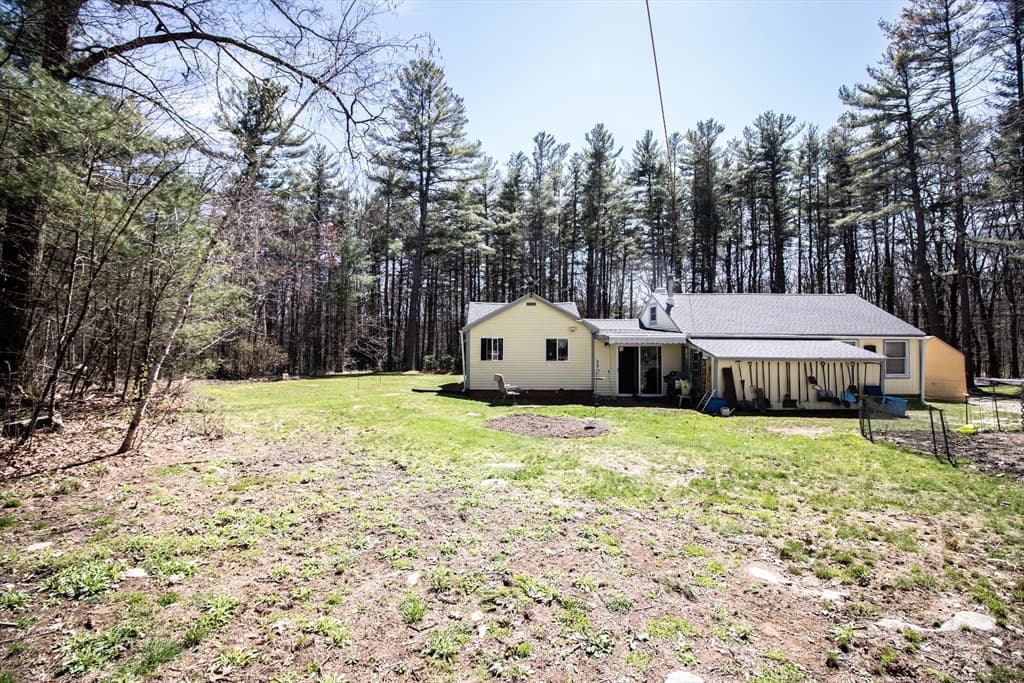 64 Munsell St. photo 4