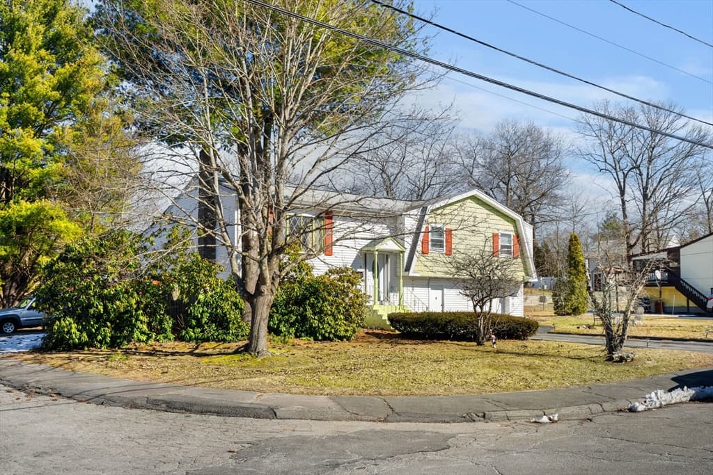 9 Fernandez Cir photo 2
