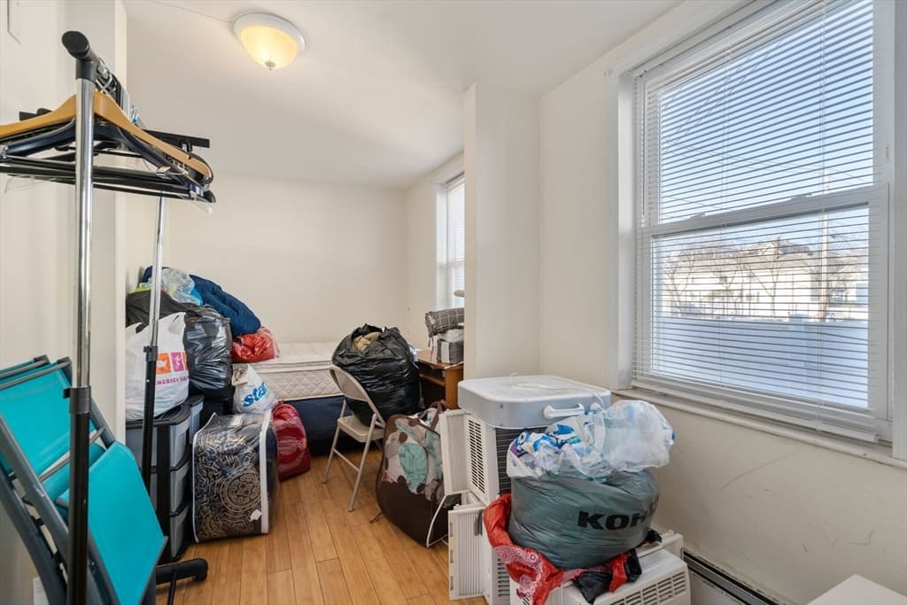 74 Franklin St photo 5