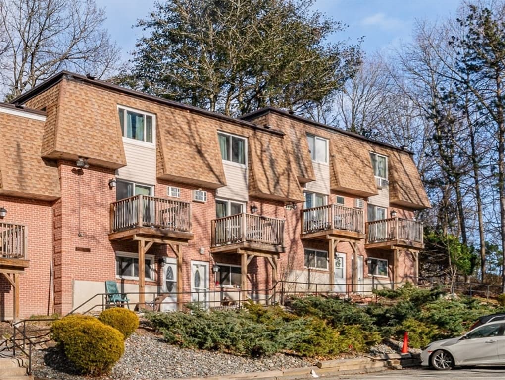 645 Robbins Ave #55