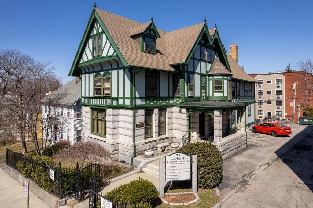 34 Cedar St #4