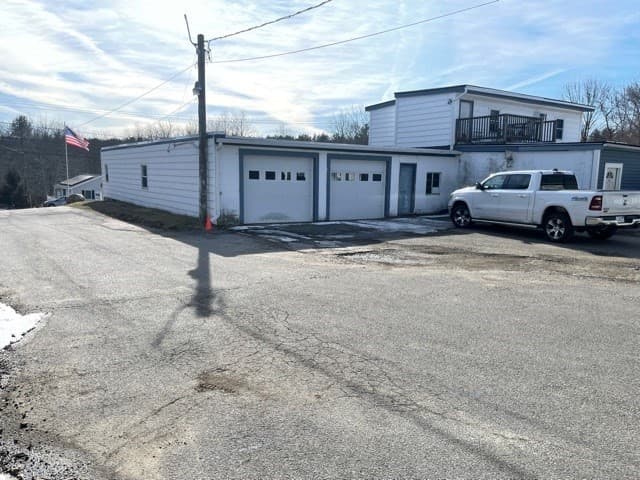 1015 Broadway photo 3