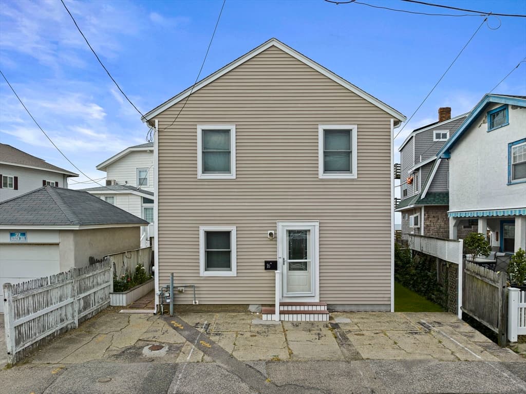 16 Manomet Avenue