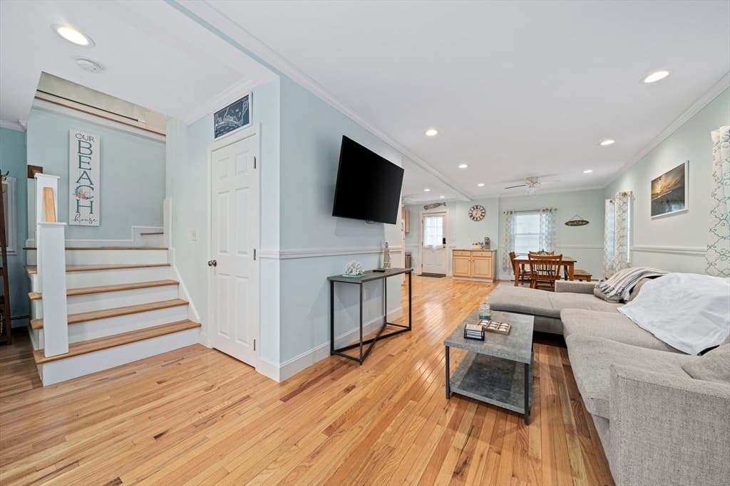16 Manomet Avenue photo 5