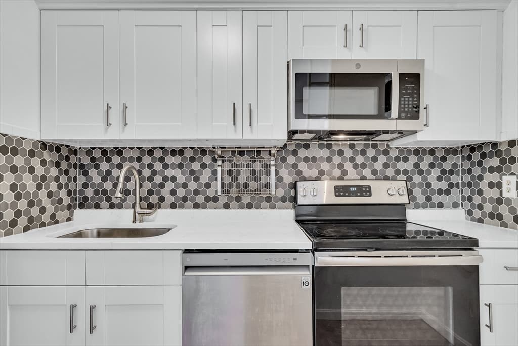 125 Trapelo Rd #12 photo 2