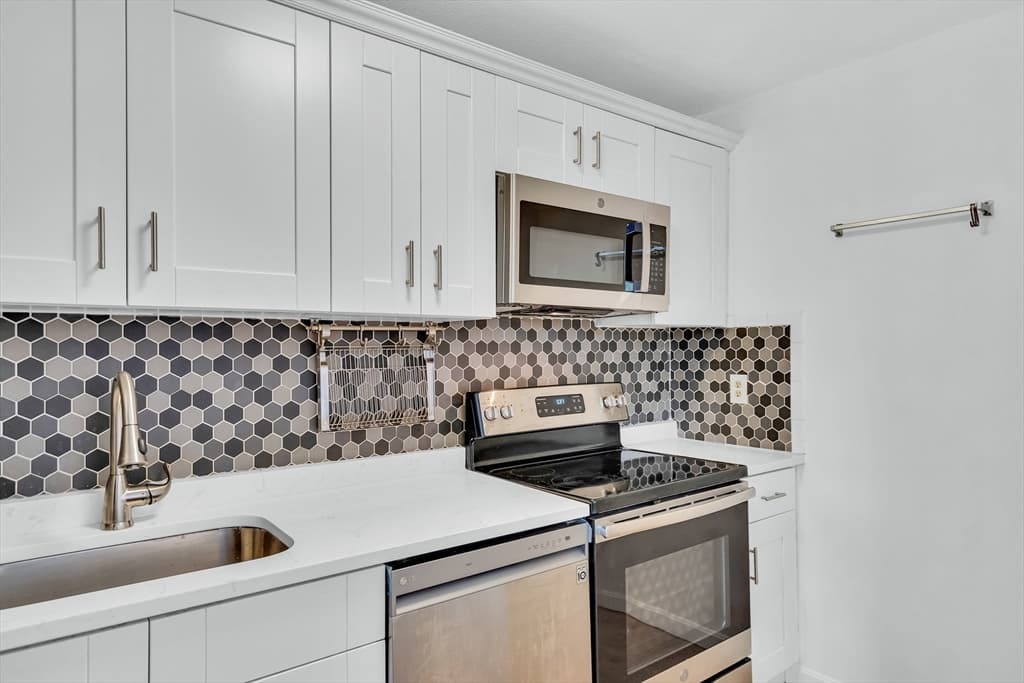 125 Trapelo Rd #12 photo 3