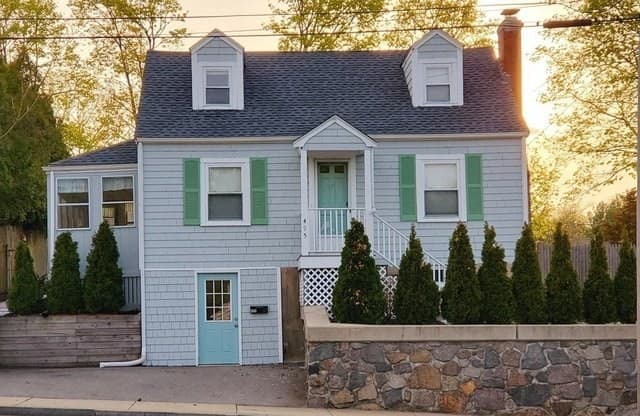 495 Main St