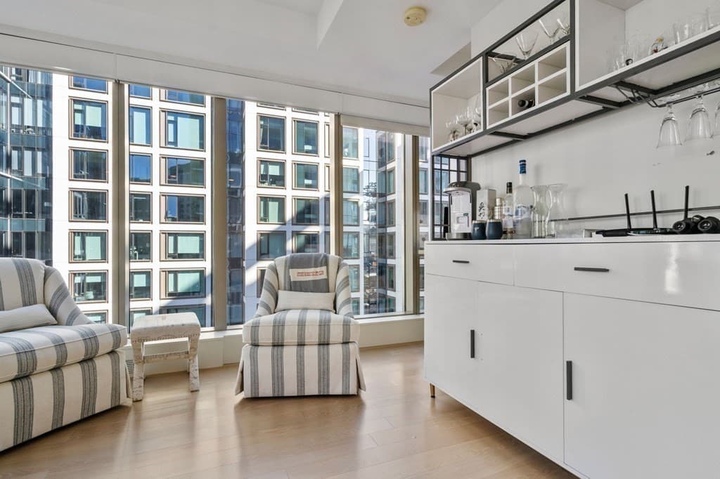 135 Seaport Blvd #1203 photo 5