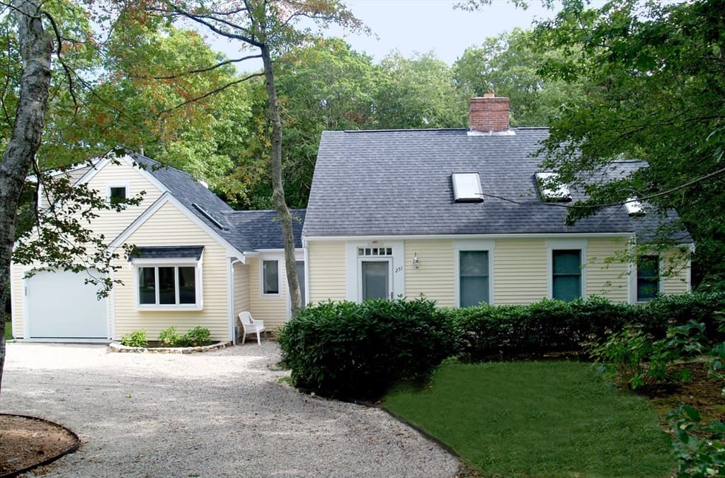 251 Fells Pond Rd