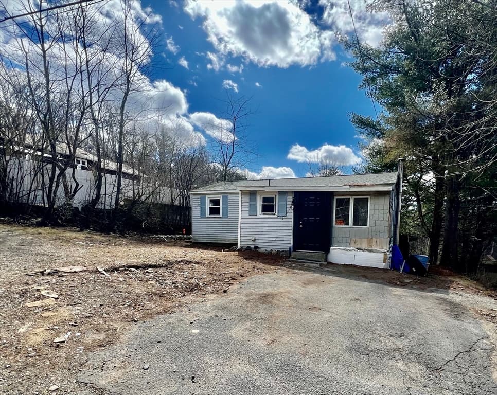 6 Henry Rd