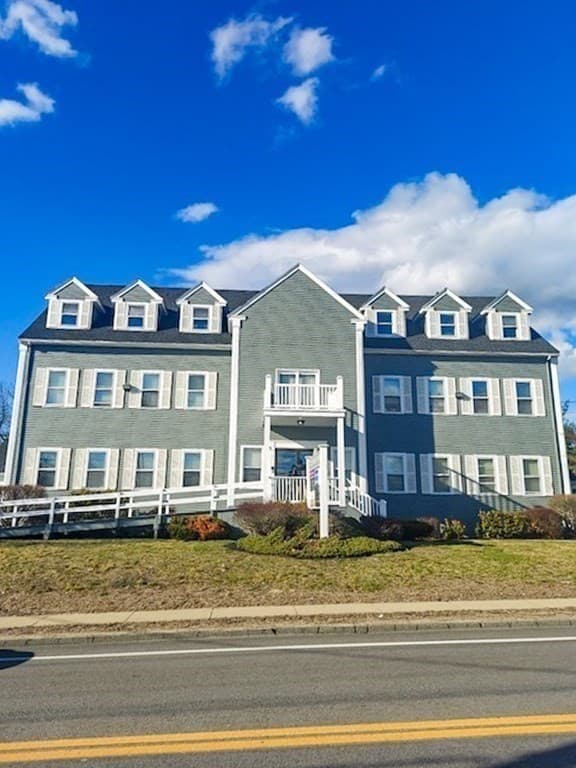 348 Lunenburg St photo 5
