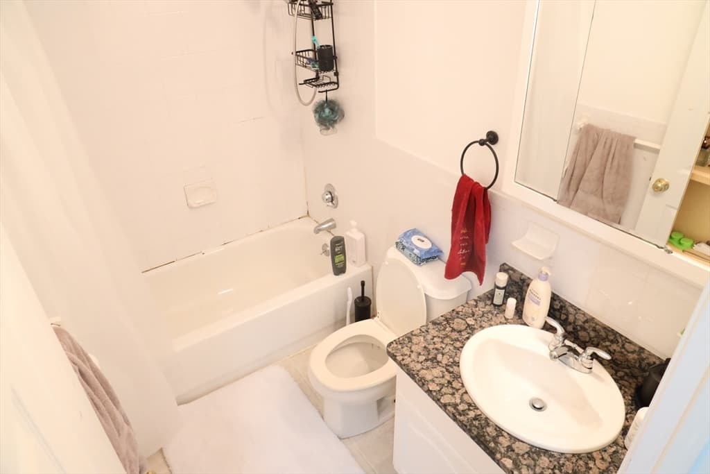 6 Dailey St #E photo 4