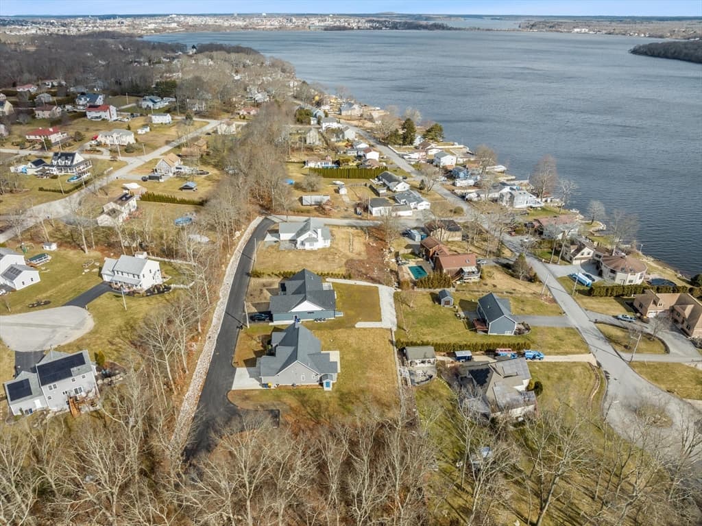 324 Line Rd
