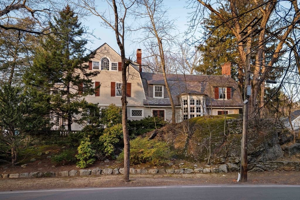 11 Marshall St