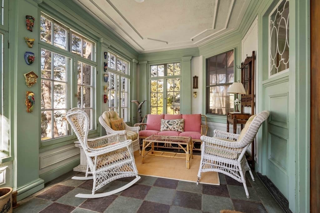 11 Marshall St photo 5
