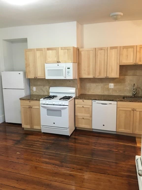 254 Windsor St #1R photo 2