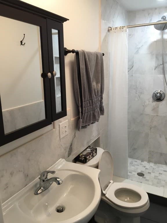 254 Windsor St #1R photo 3