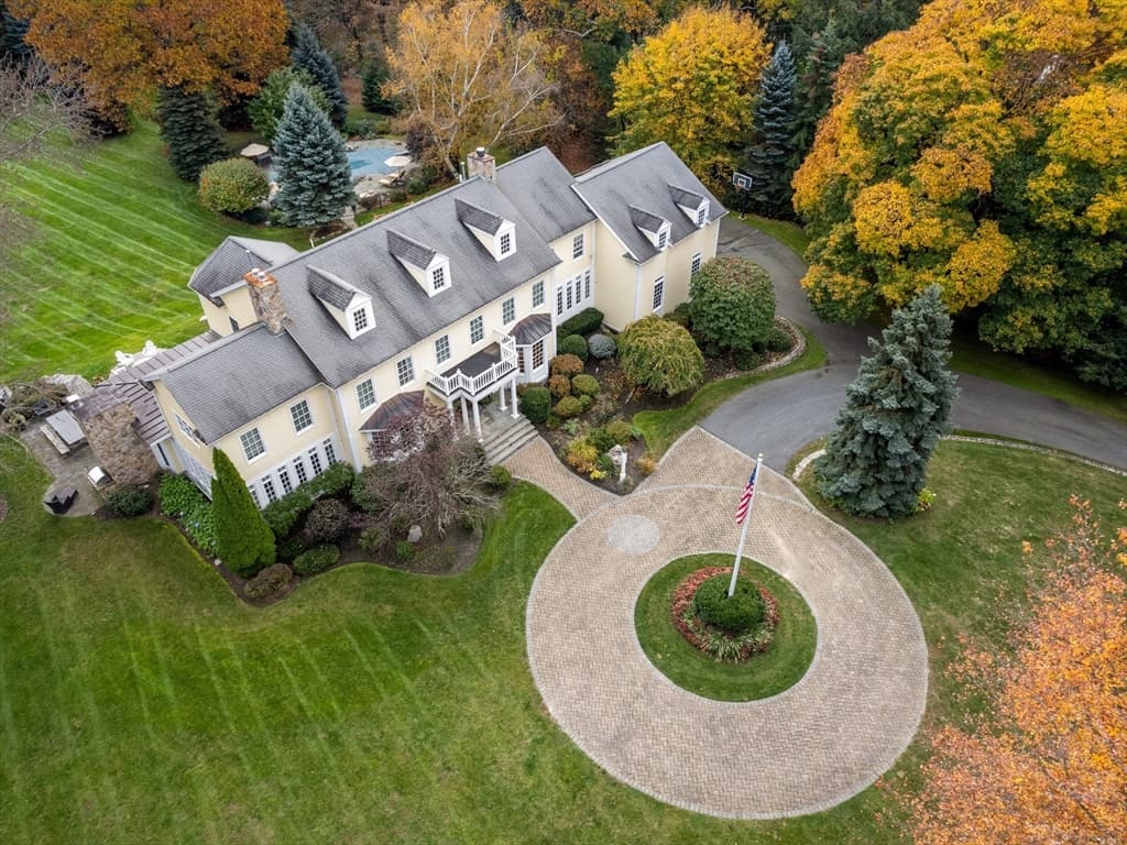 110 Cochituate Road photo 2