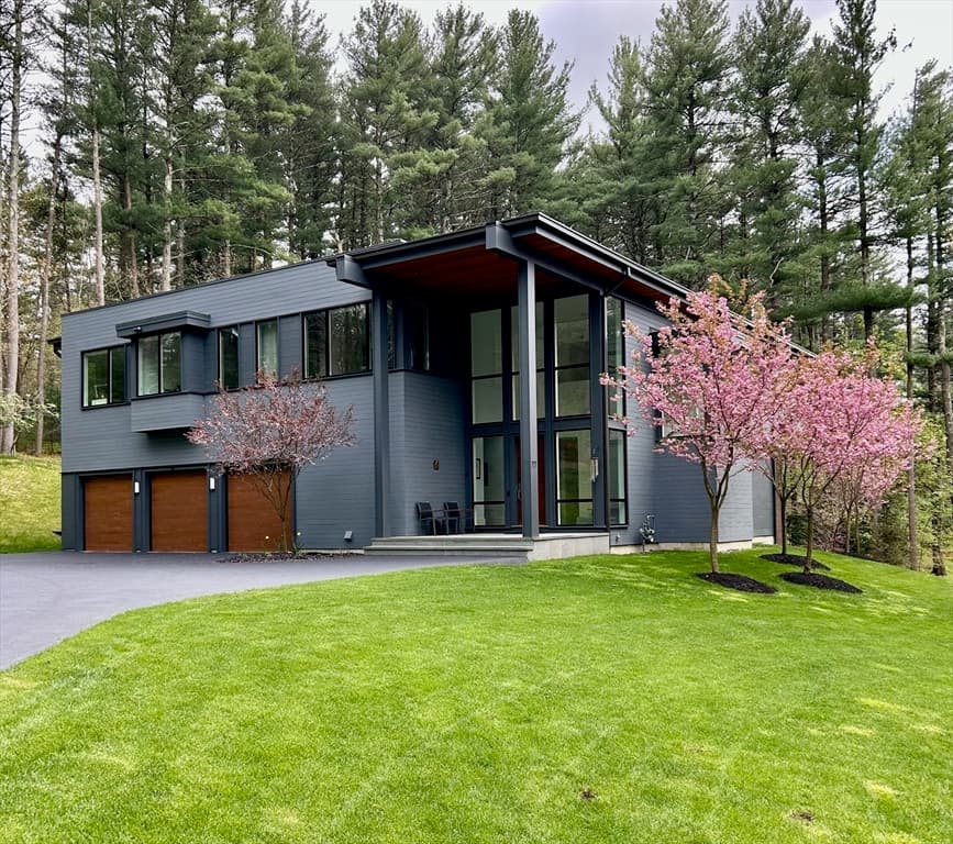 77 Kings Grant Road