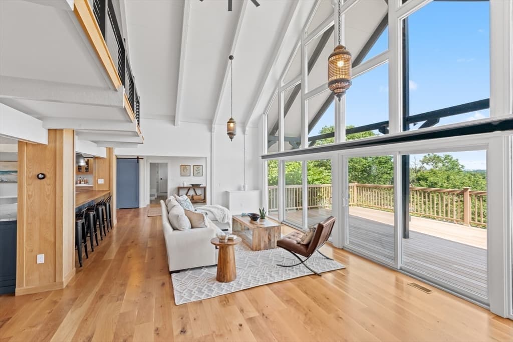 56 Hilltop Road photo 3