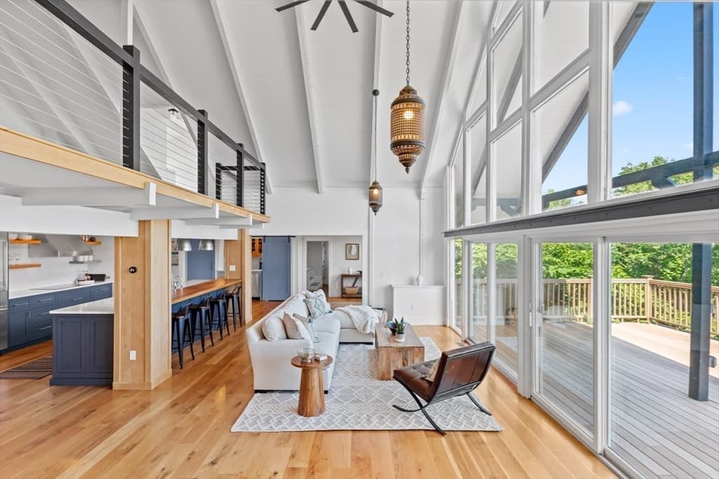 56 Hilltop Road photo 4