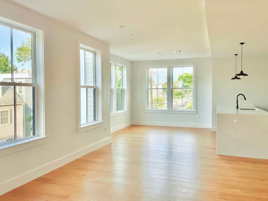 159-165 Everett St #5