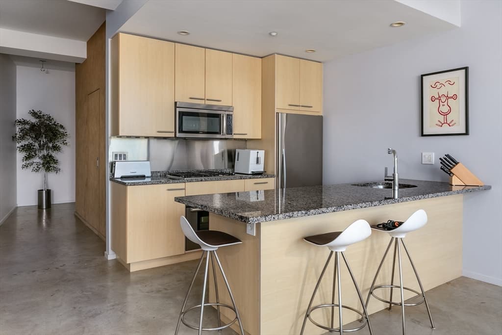 1166 Washington St. #506 photo 5