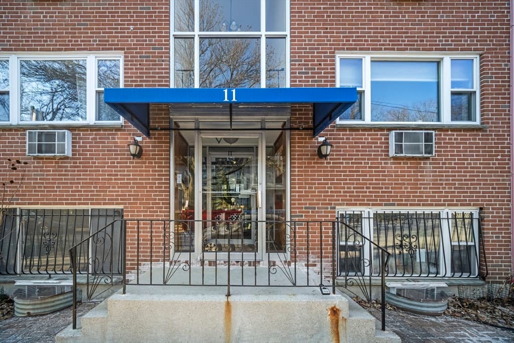 11 Cogswell Ave #6