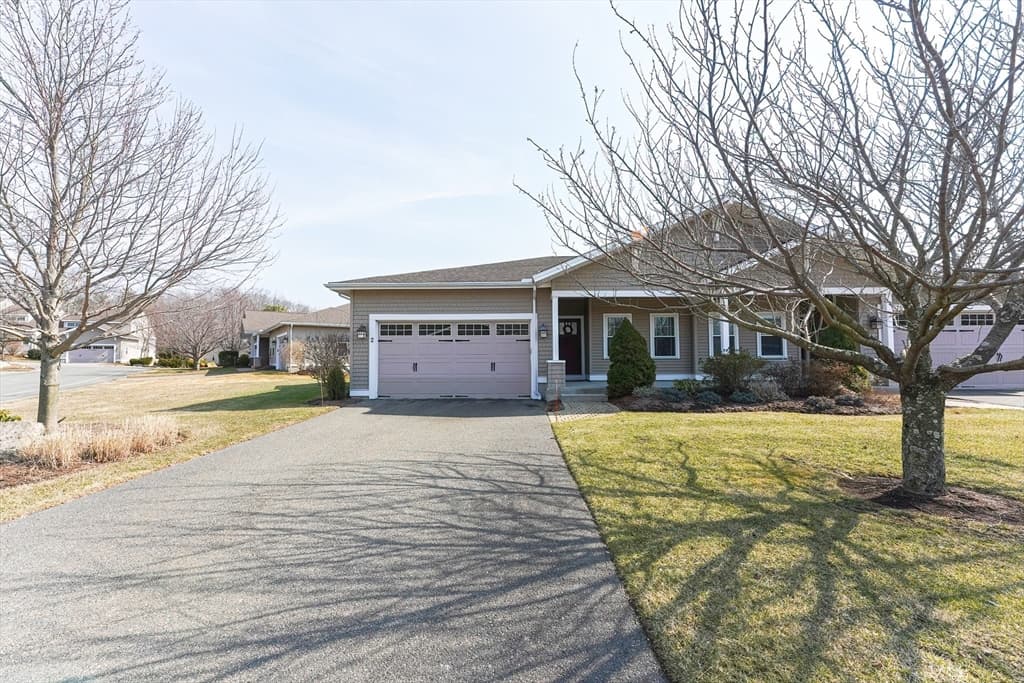 2 Emerson Ln #2