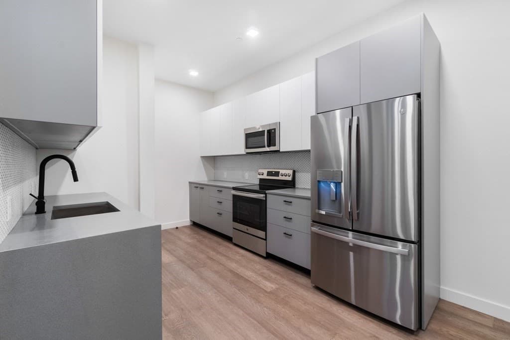 217-221 Essex Street #302