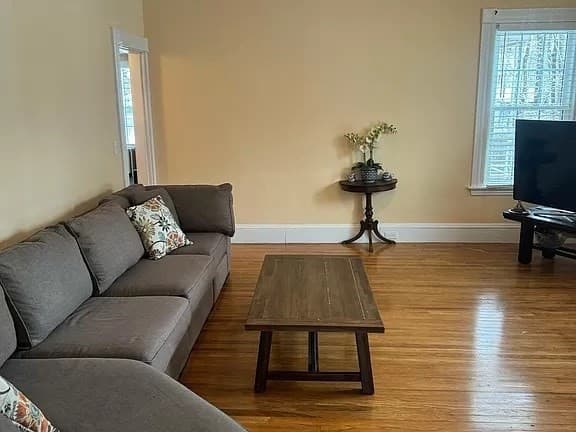 31 Glendale Rd #1