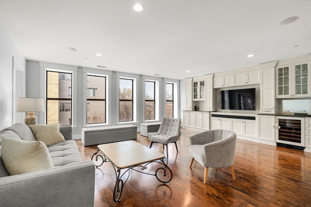 1280 Washington Street #401