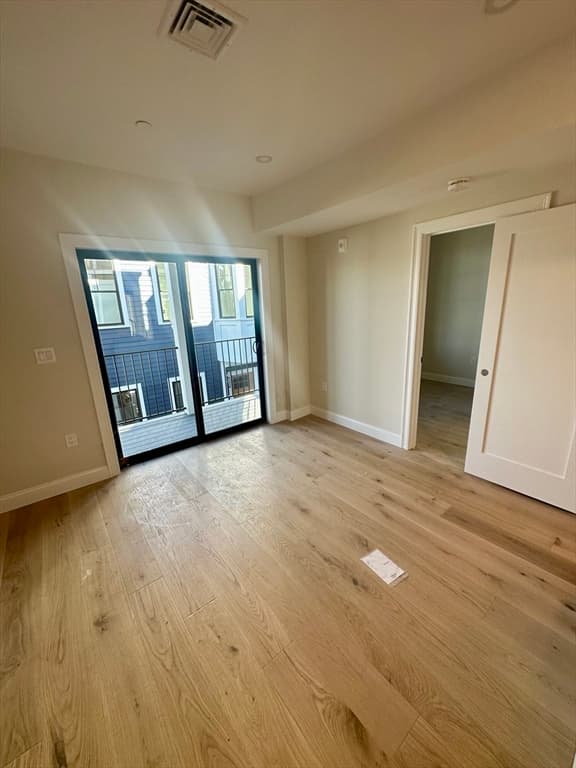 48 Woodward #2 photo 2