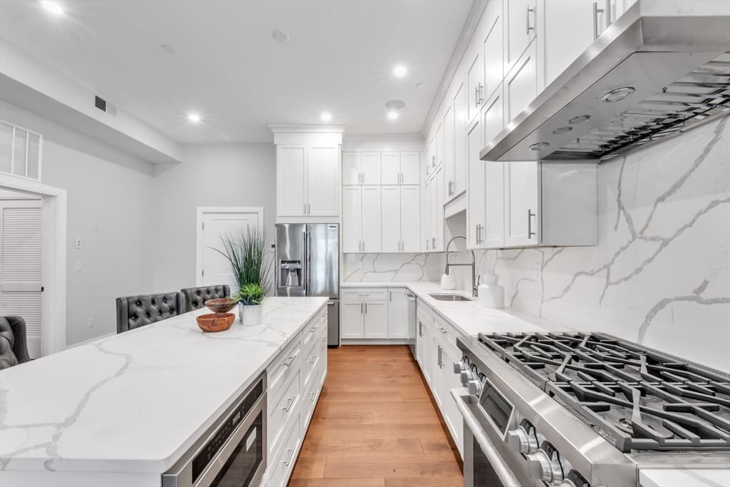 480 West Broadway #403 photo 3
