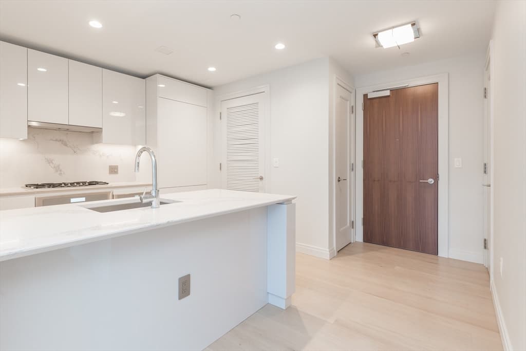 133 Seaport Blvd #1617 photo 5
