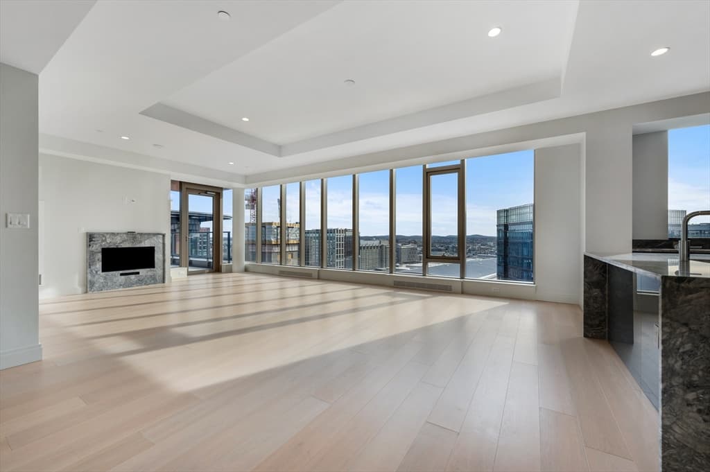 135 Seaport Blvd #PH2B