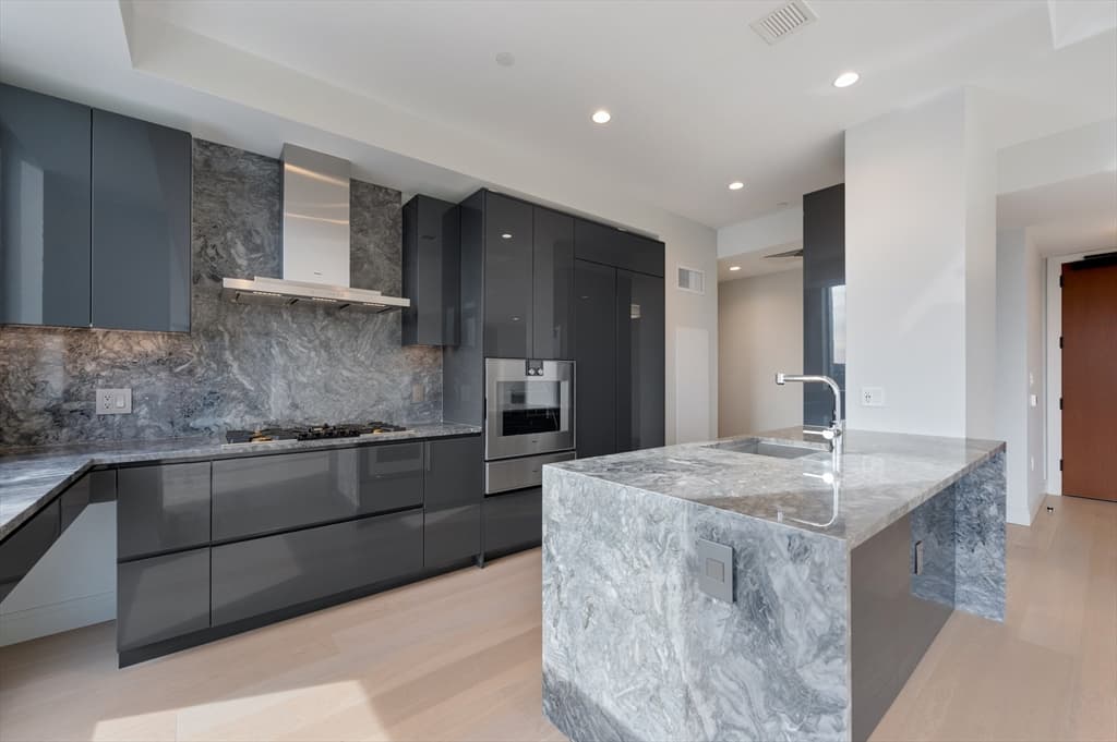 135 Seaport Blvd #PH2B photo 5