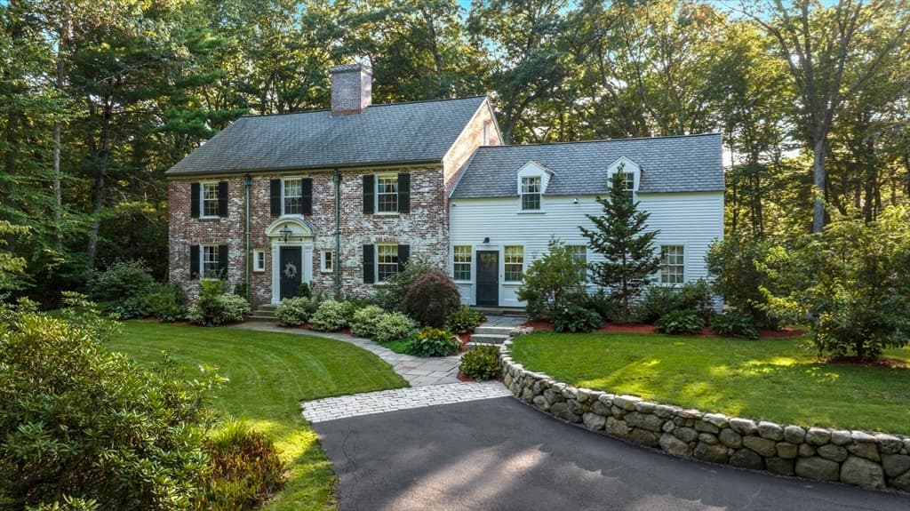 96 Lexington Rd