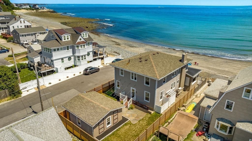 351 Beach Ave photo 5