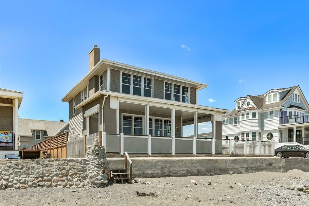 351 Beach Ave photo 4