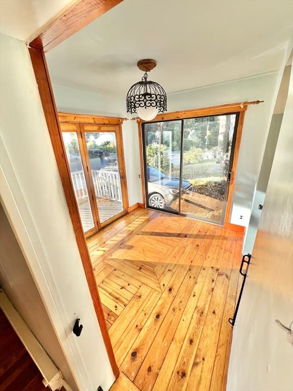 253 Coburn Ave photo 2