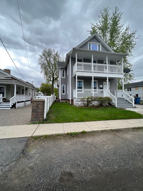 15 E School St
